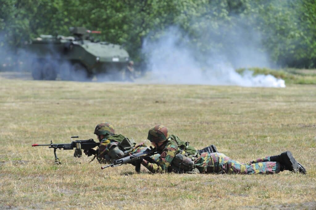 Guerre, crise militaire, pouvoirs des soldats : la Belgique pr&eacute;pare son nouveau Code de la d&eacute;fense