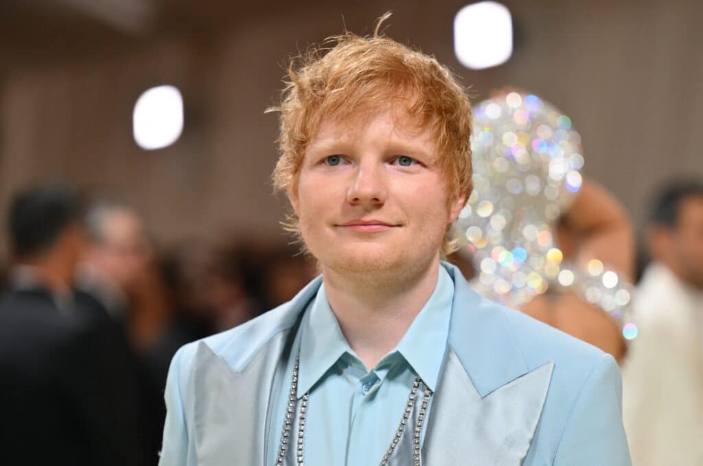Il s&rsquo;excuse, il pleure, et il aggrave son cas : Ed Sheeran accus&eacute; de verser des &laquo; larmes blanches &raquo;