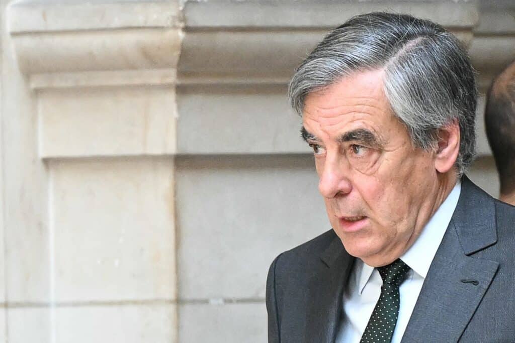 Fran&ccedil;ois Fillon et la fin d&rsquo;un monde : quand la droite ne choisit plus Macron contre Le Pen
