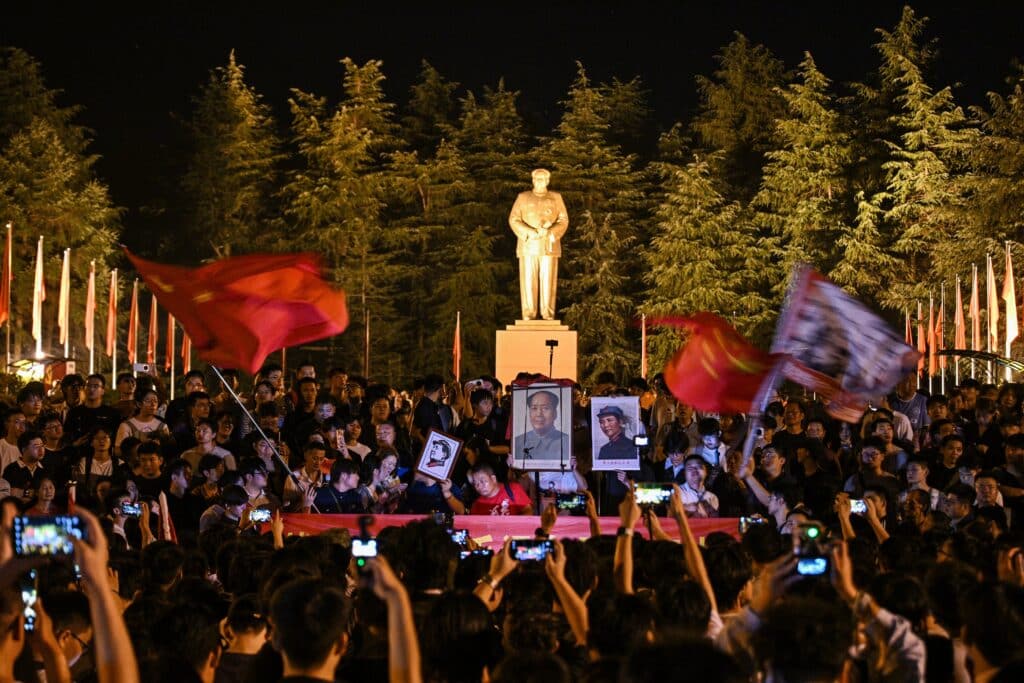 Cinquante ans apr&egrave;s sa mort, Mao redevient une idole chez les jeunes Chinois