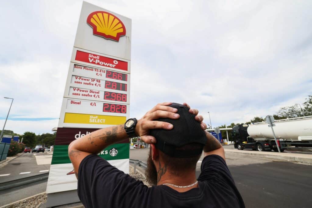 Flamb&eacute;e des carburants : les ministres europ&eacute;ens des Finances se r&eacute;unissent &agrave; Dublin