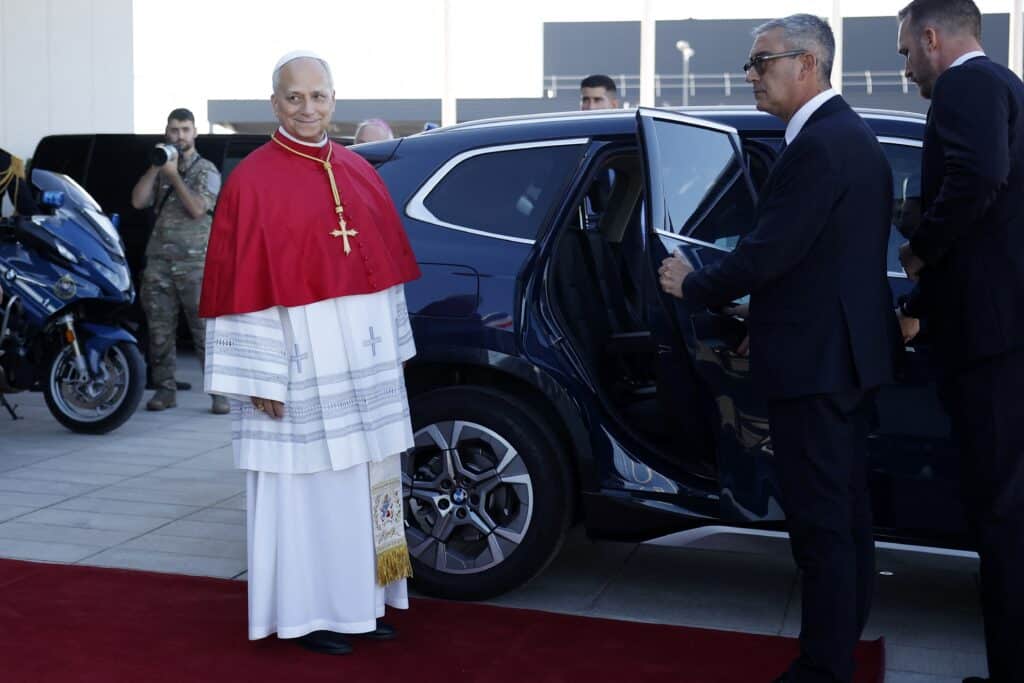 L&eacute;on XIV &agrave; Paris : Tireurs d'&eacute;lite, portiques high-tech et 1 750 agents : le d&eacute;fi colossal du "Monsieur s&eacute;curit&eacute;" du pape