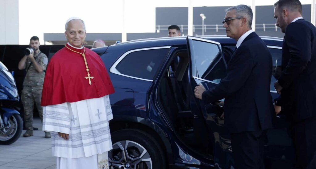 L&eacute;on XIV &agrave; Paris : Tireurs d'&eacute;lite, portiques high-tech et 1 750 agents : le d&eacute;fi colossal du "Monsieur s&eacute;curit&eacute;" du pape