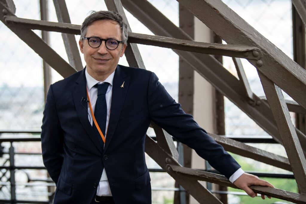 Tour Eiffel : le directeur annonce son d&eacute;part apr&egrave;s la pol&eacute;mique des femmes &eacute;cart&eacute;es pour une d&eacute;l&eacute;gation hindoue