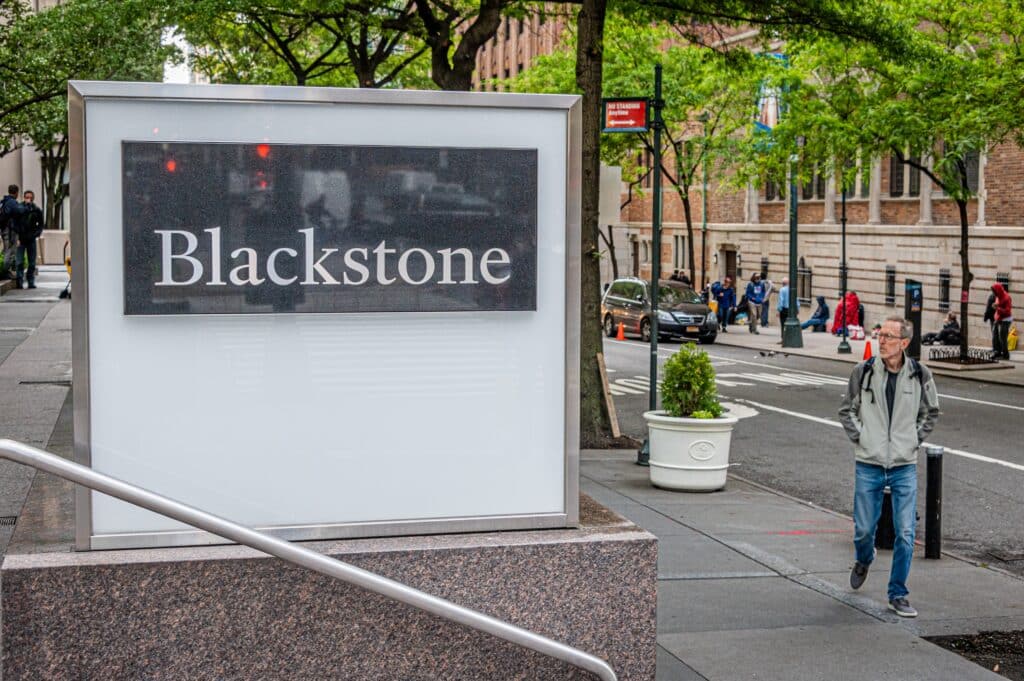 IA : pour Blackstone, la fr&eacute;n&eacute;sie d&rsquo;investissements est &laquo; l&rsquo;inverse d&rsquo;une bulle classique &raquo;