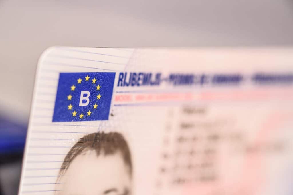 Permis num&eacute;rique, sant&eacute;, jeunes conducteurs : l&rsquo;UE impose de nouvelles r&egrave;gles aux automobilistes