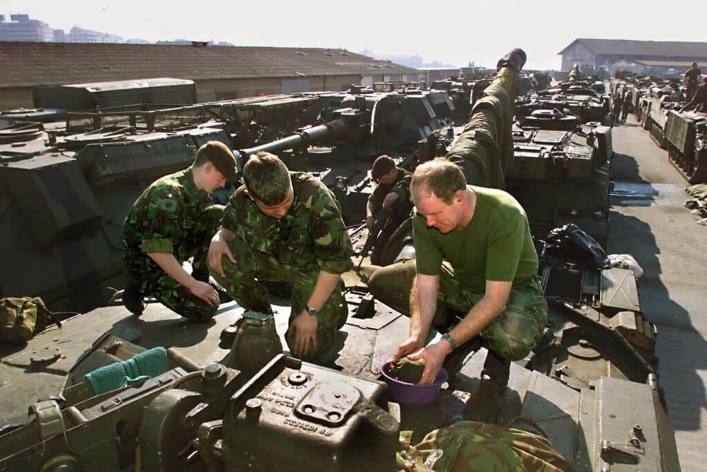 Face au risque de guerre, Londres veut porter l&rsquo;&acirc;ge maximal de rappel &agrave; l'arm&eacute;e &agrave; 65 ans