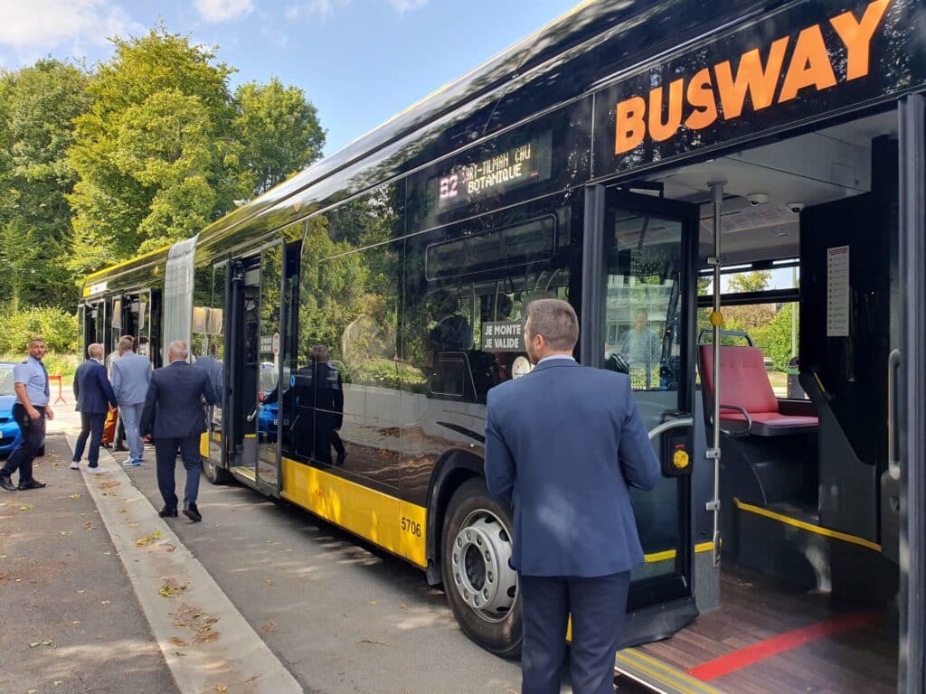 Li&egrave;ge : des probl&egrave;mes techniques retardent l&rsquo;arriv&eacute;e des &laquo; tribus &raquo; sur le Busway B2