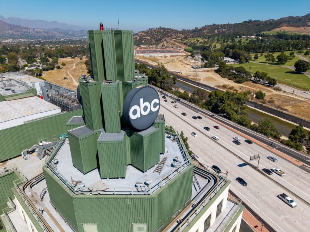 Disney taille dans son empire t&eacute;l&eacute;visuel : plusieurs centaines de licenciements attendus