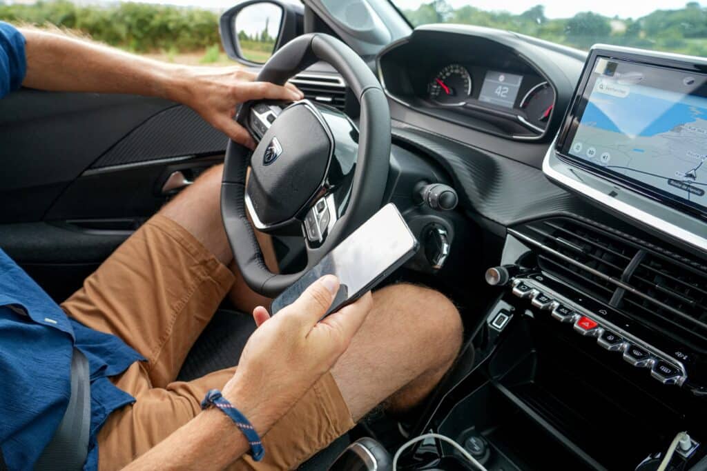 T&eacute;l&eacute;phone au volant : jusqu&rsquo;&agrave; six mois sans permis, m&ecirc;me sans aucune autre infraction