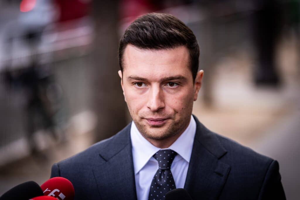 &Eacute;crits antis&eacute;mites attribu&eacute;s &agrave; Jordan Bardella : Mediapart publie ses preuves, le pr&eacute;sident du RN maintient son d&eacute;menti