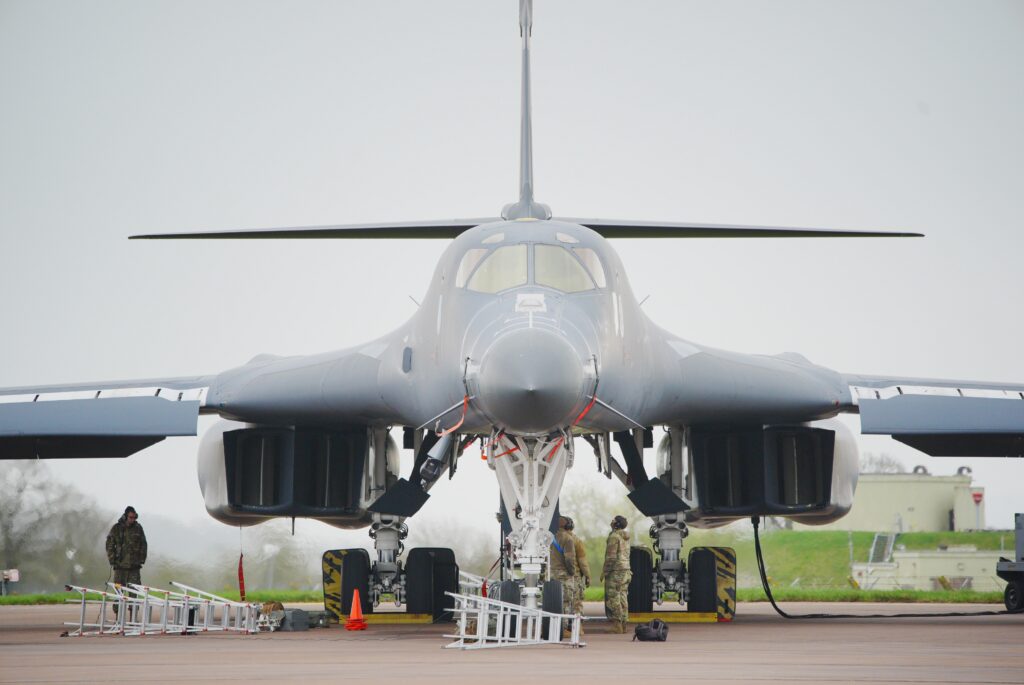 Menace d&rsquo;attaque iranienne : les &Eacute;tats-Unis ont &eacute;vacu&eacute; en urgence leurs 12 bombardiers B-1 d&rsquo;une base britannique