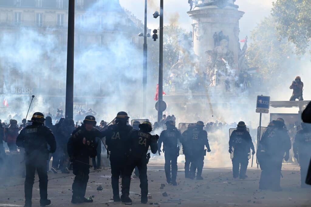 Mobilisation du 17 octobre : Heurts violents &agrave; Paris, Lyon, Marseille, la France sous tr&egrave;s haute tension