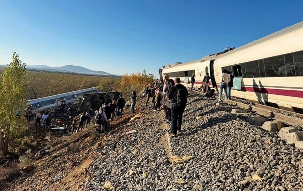 Espagne : au moins 30 morts dans une collision entre deux trains &agrave; grande vitesse pr&egrave;s de Tol&egrave;de