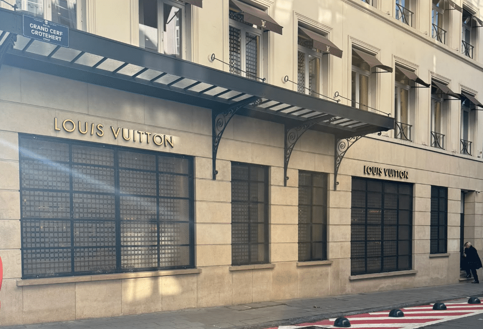 Bruxelles en &eacute;tat de si&egrave;ge ? Les commer&ccedil;ants prot&egrave;gent leurs vitrines pour samedi