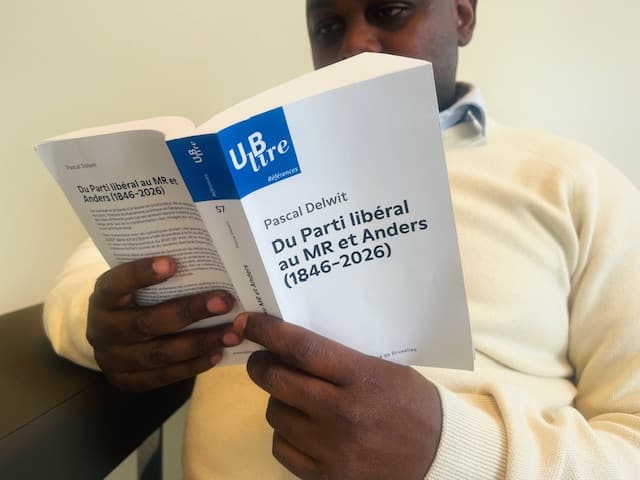 Pascal Delwit : &laquo; Le MR n'est pas un parti de droite radicale, mais la strat&eacute;gie de Bouchez risque de l'isoler &raquo;
