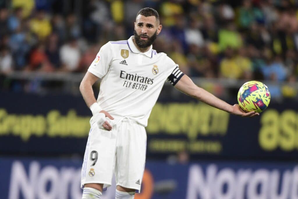 Marseillaise&nbsp;: l&rsquo;ancien agent de Benzema accuse les &laquo;&nbsp;fachos&nbsp;&raquo;, Riolo d&eacute;fend le geste patriotique