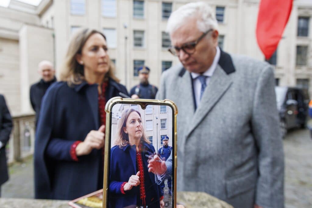 Le faux SMS adress&eacute; &agrave; la princesse Claire d&eacute;bouche sur trois peines de prison avec sursis