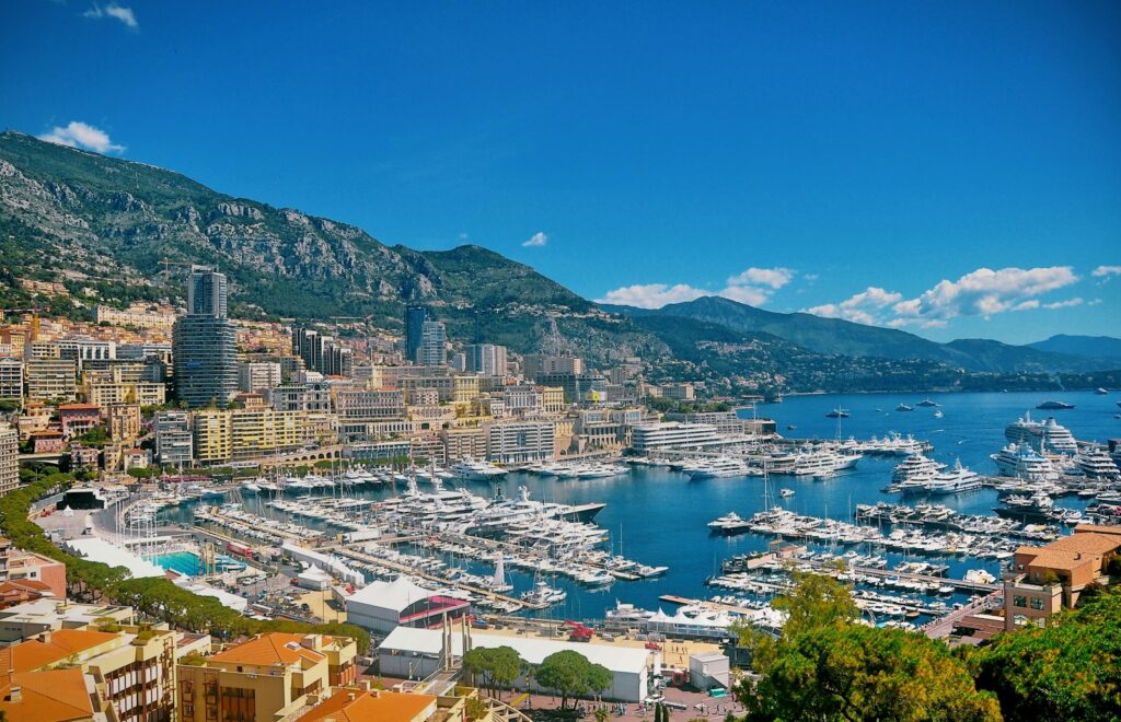 Monaco sort de la liste grise du GAFI apr&egrave;s deux ans de r&eacute;formes